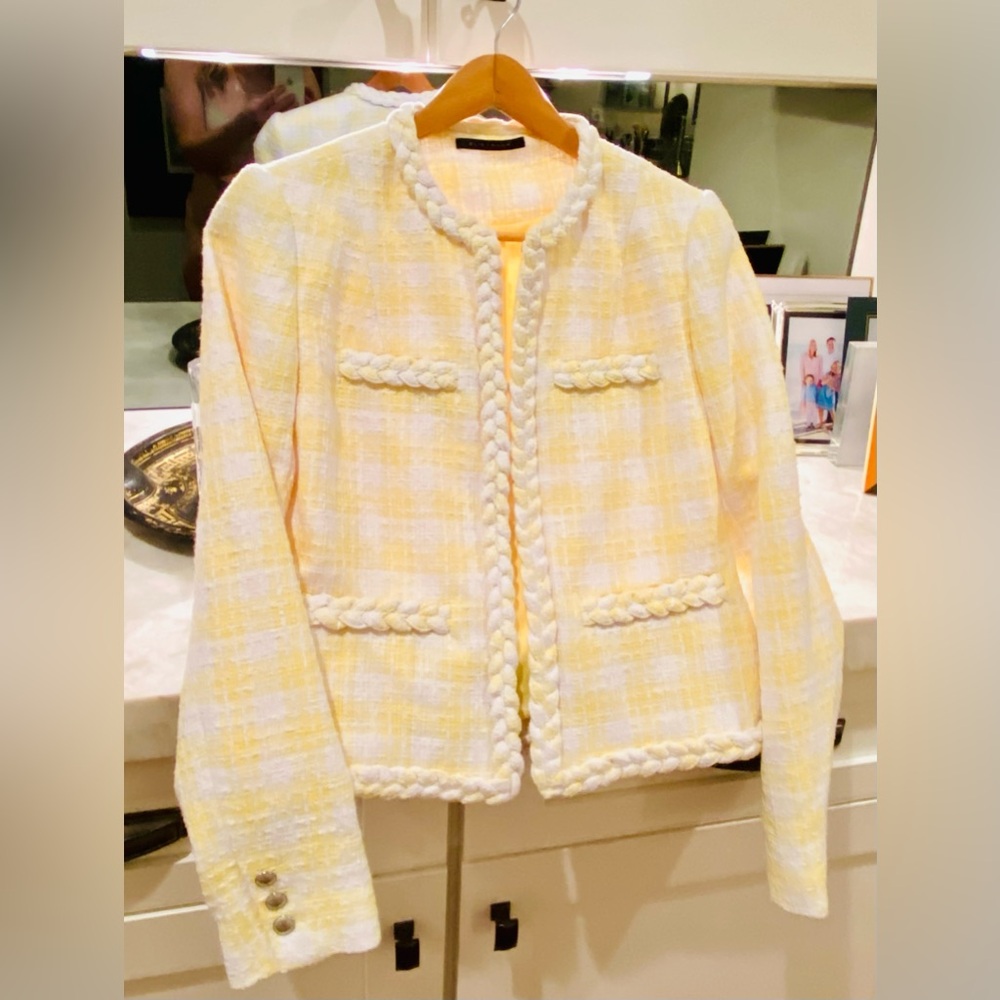 NWT Elie Tahari gorgeously elegant lemon yellow and white jacket